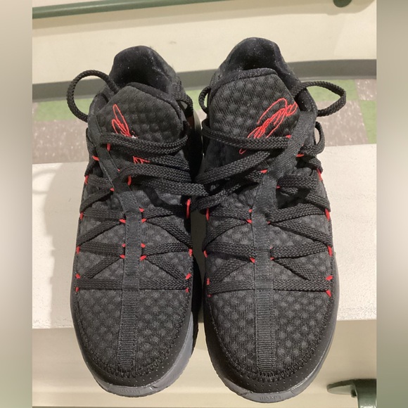 Nike LeBron XVII Low Bred Black LJ-2317- Sz:8 main image 6